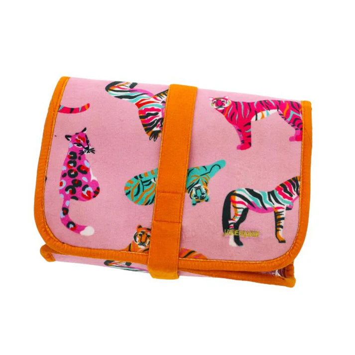 ROAR TOILETRY BAG