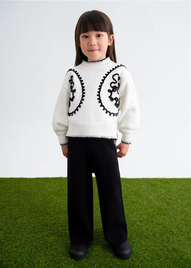 EMBROIDERED CREAM SWEATER SET