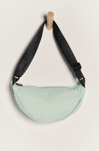 BULLS EYE SLING BAG- PISTACHIO