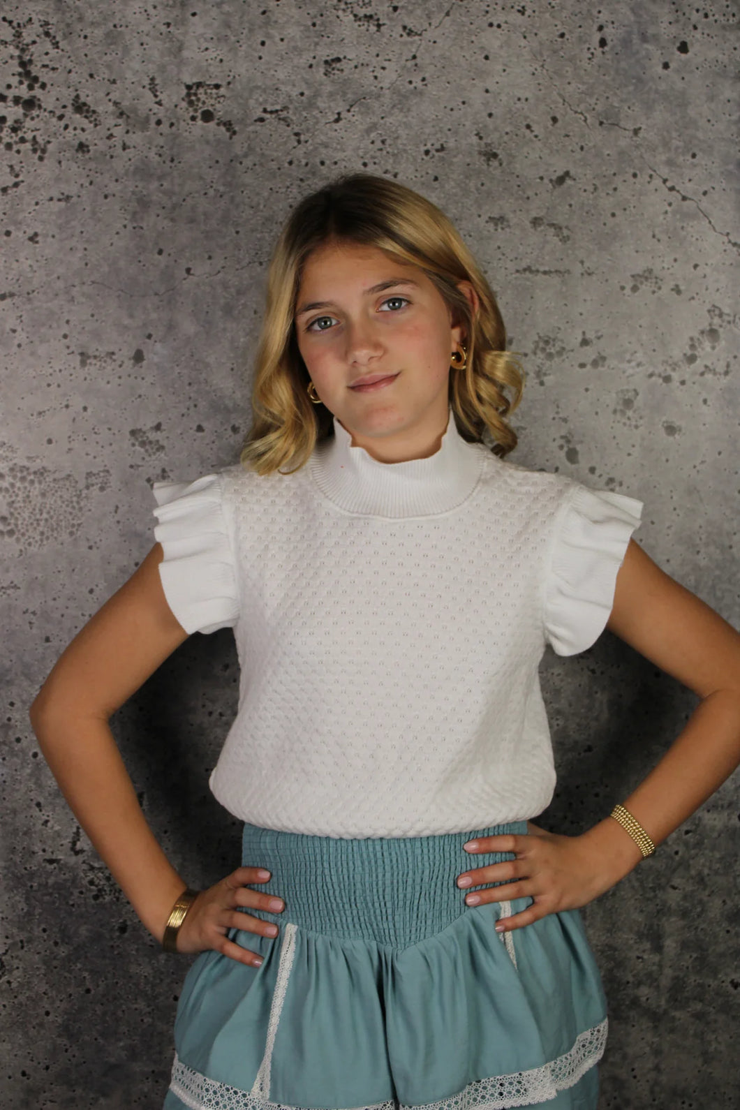 KNIT RUFFLE TOP- WHITE