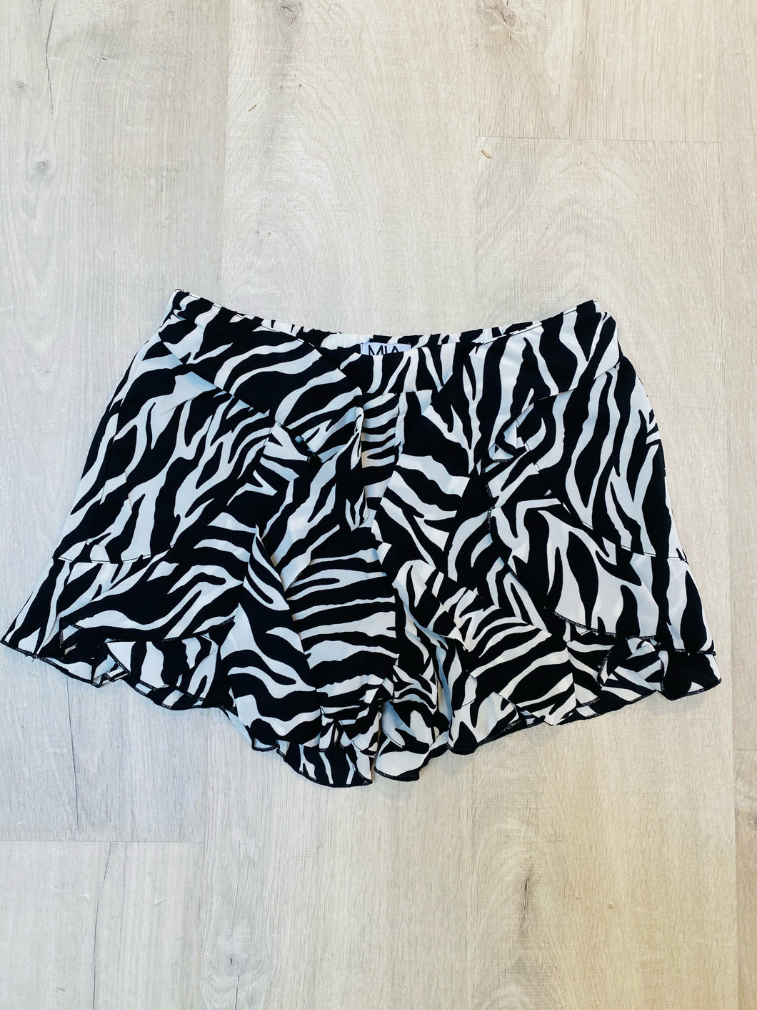 ZEBRA RUFFLE SHORTS